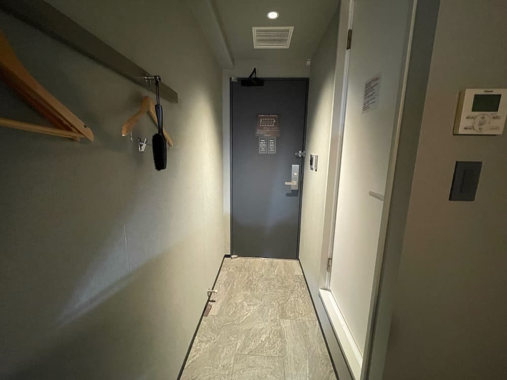 202111サムティ株主優待で宿泊したセンターホテル東京｜部屋のドア